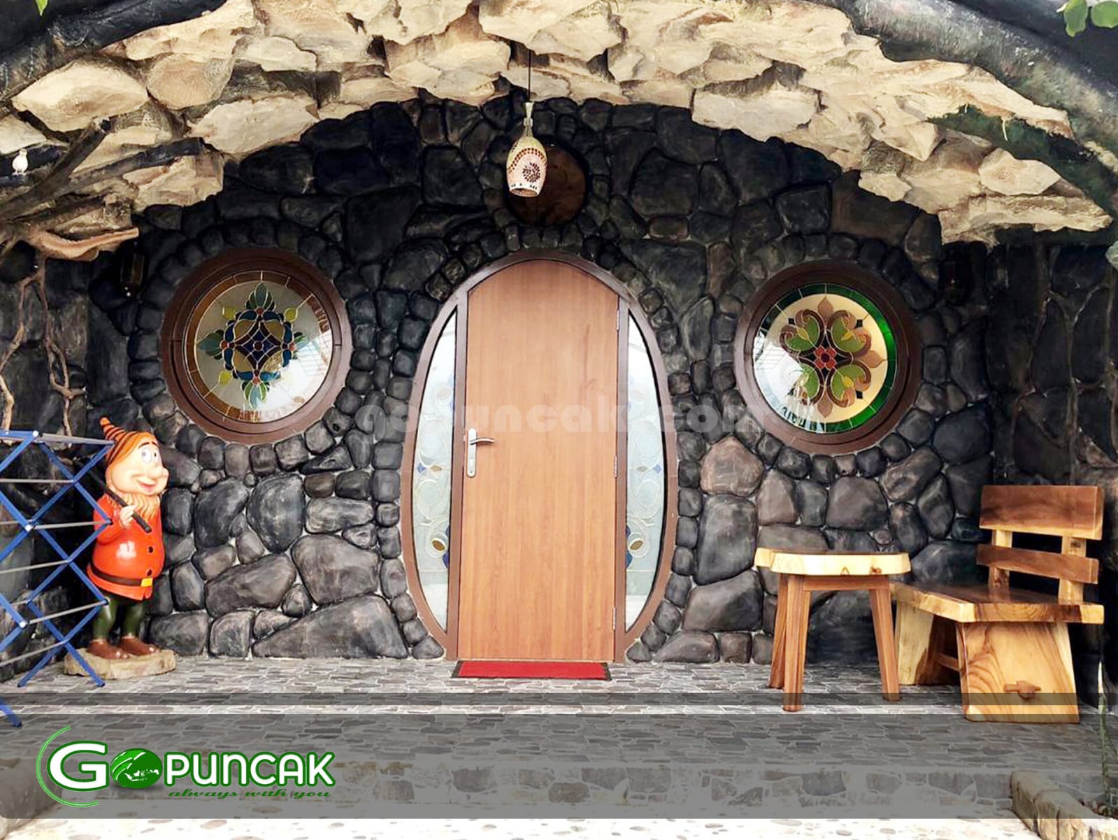 Hotel Seruni Puncak Seruni Hobbit House - Goblin King & Twin